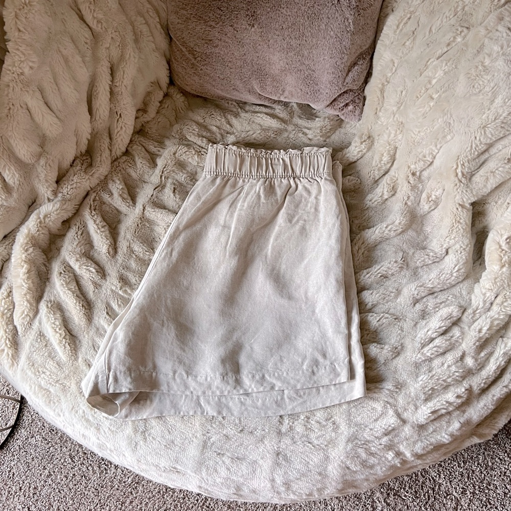 Linen blend tan flowy shorts